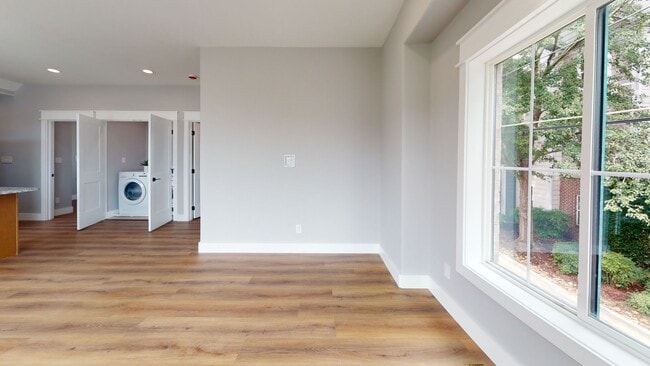 Building Photo - 5BR/5BA Fort Sanders Townhome | Off-Campus...