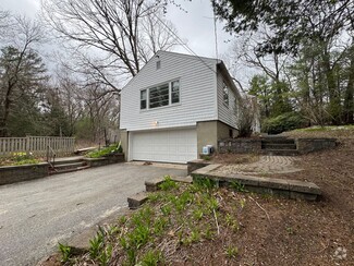 Building Photo - 534 Concord St
