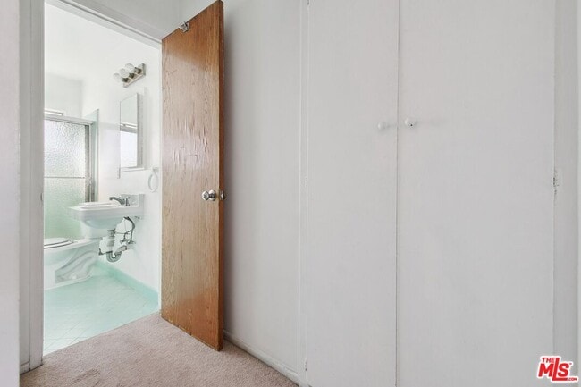 Building Photo - 1317 Wilcox Ave