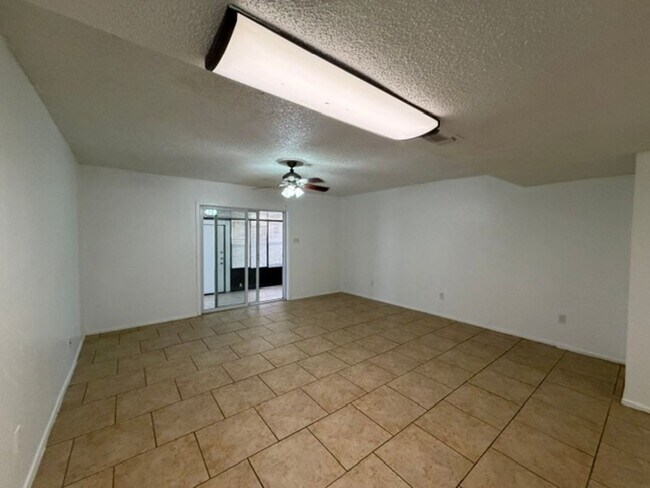 Foto del edificio - 842 N 62nd St
