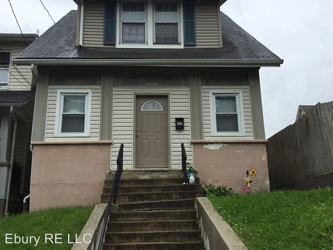 Primary Photo - 302 Morris St