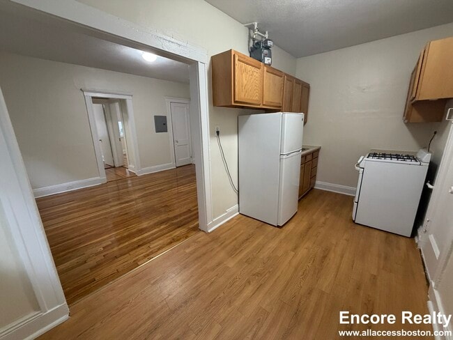 Building Photo - 120 Brainerd Rd