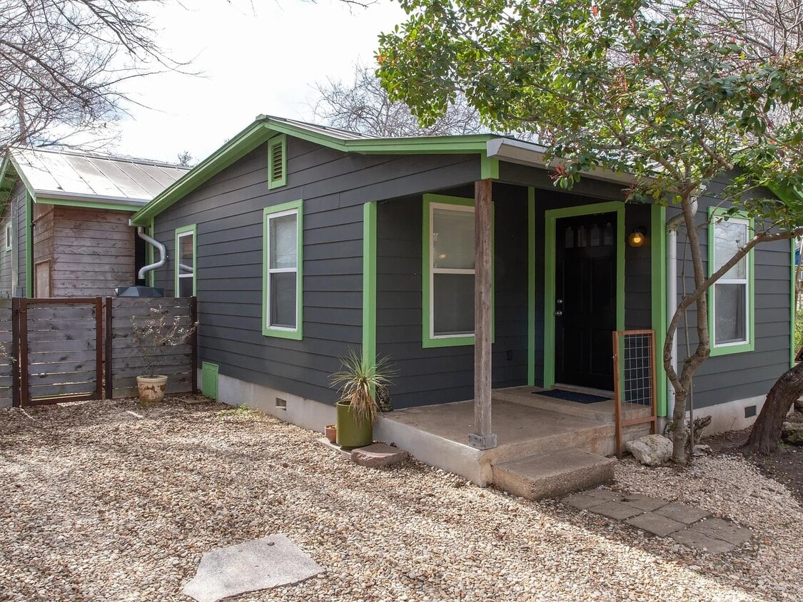 Primary Photo - 6115 Felix Ave