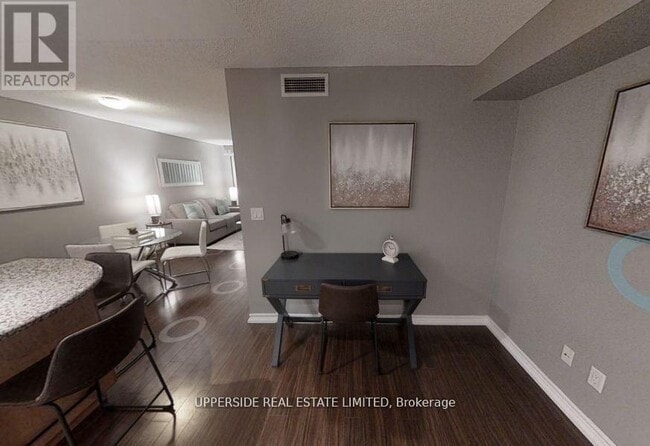 Photo du bâtiment - 250 Wellington St W