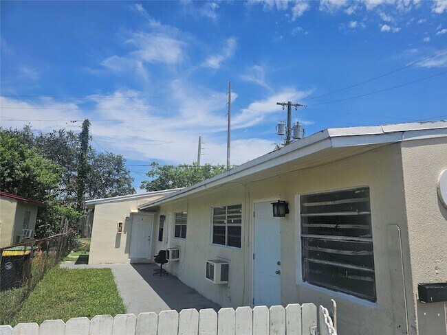 Foto del edificio - 145 SW 5th Ct