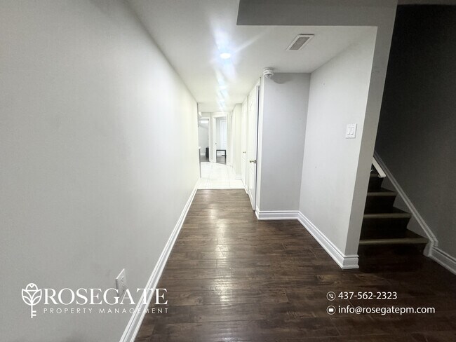Photo du bâtiment - 2-Bedroom + Den Basement Apartment with Internet & Parking – Brampton