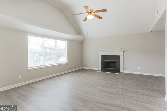 Foto del edificio - 4258 Ward Bluff Dr