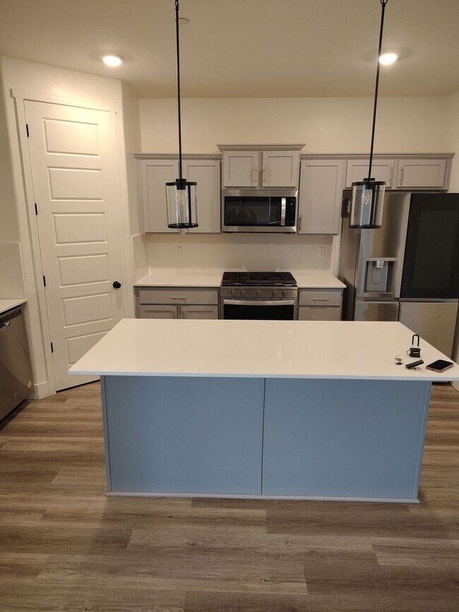 Building Photo - Spacious 5-Bedroom, 4-Bathroom House with Mother-in-Law Suite in SE Bakersfield