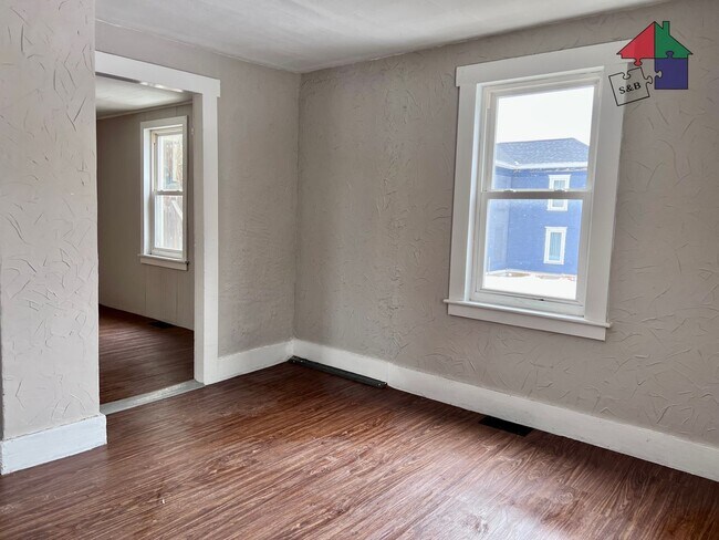 Foto del edificio - Cozy 3 Bedroom Cottage - Heat Included!