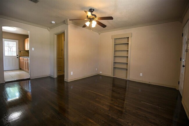 Building Photo - 4045 Winfield Ave