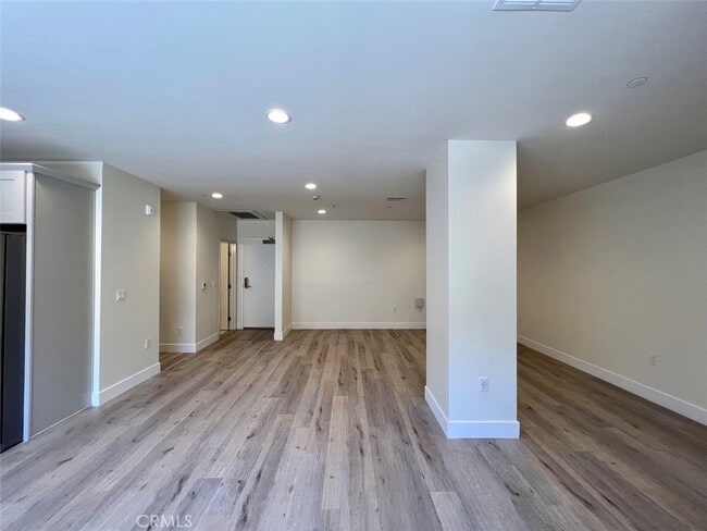 Building Photo - 314 6th St