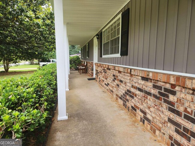 Building Photo - 2061 Chestnut Start Dr
