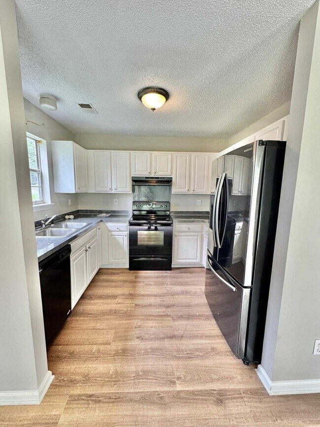 Building Photo - 2608 Clarencefield Dr