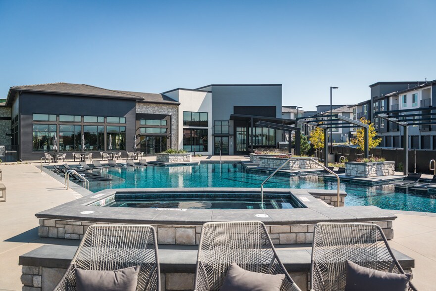 Solana Lucent Station Apartments Rentals Highlands Ranch, CO