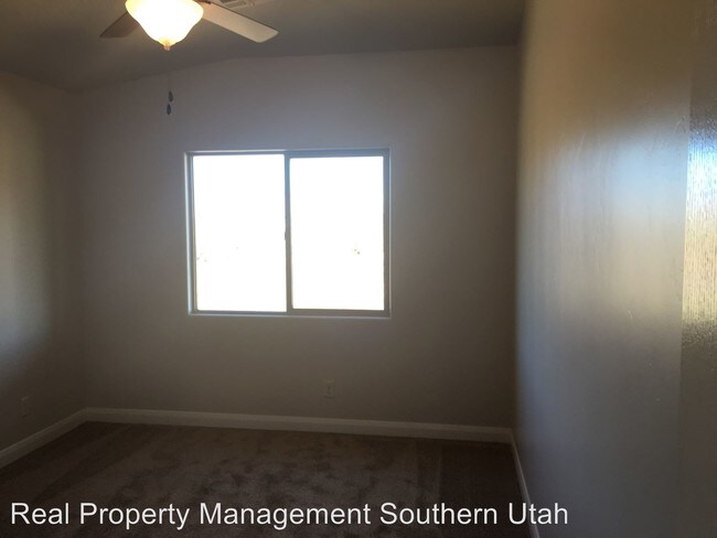 Building Photo - 3 br, 2 bath House - 1012 W Las Colinas