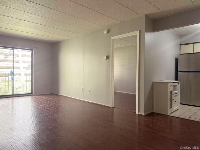 Foto del edificio - 67-03 242nd St