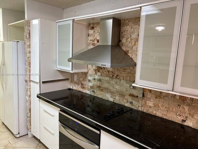 Foto del edificio - 8290 NW 24th St