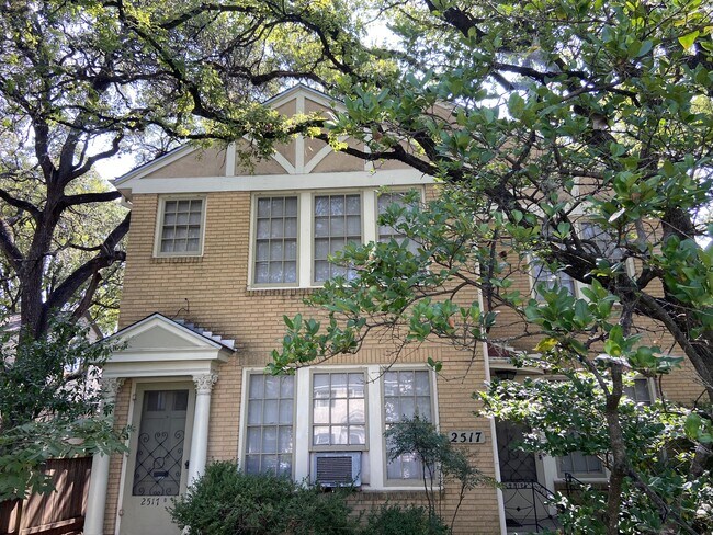 Foto del edificio - 2517 Harris Blvd