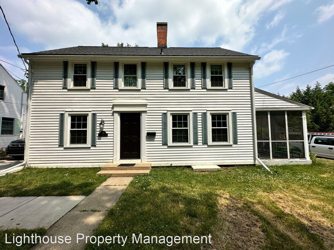 Primary Photo - 4 br, 1.5 bath House - 346 N Marshall Ave