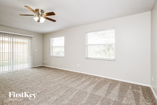 Building Photo - 4765 Vargas St