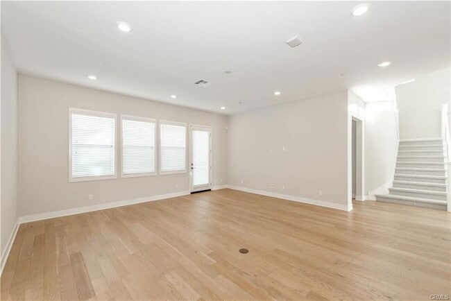 Building Photo - 61 Einstein Wy