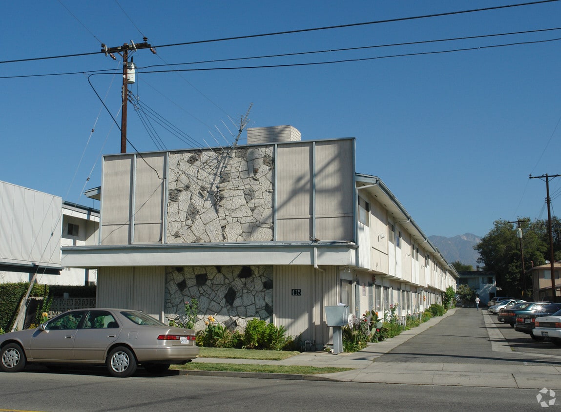 Building Photo - 415 E Broadway