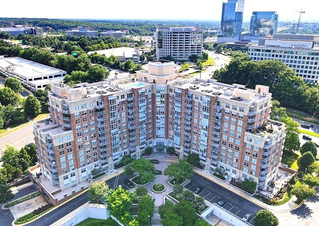 Building Photo - 11800 Sunset Hills Rd