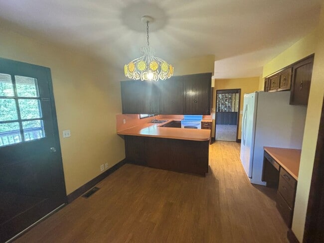 Building Photo - Large 5 Bedroom Scholls/Sherwood Country H...