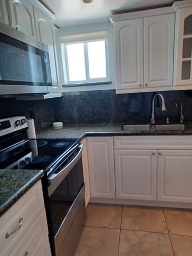 Photo - 8001 N Crespi Blvd cu-2C Apartment