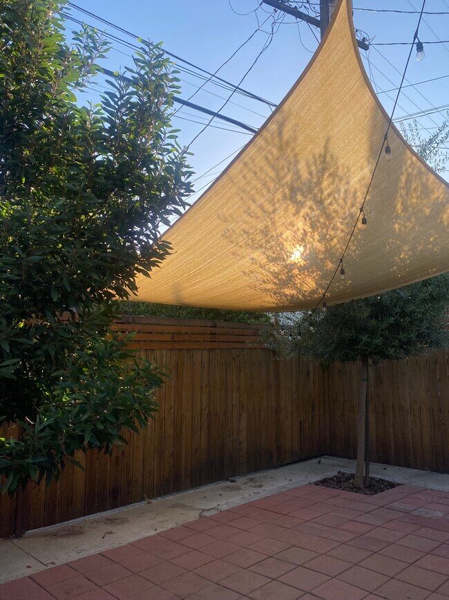 Building Photo - 3448 Casitas Ave