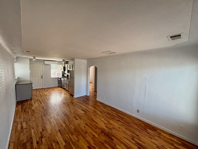Building Photo - 740 Hazel Ct