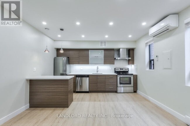 Building Photo - 240 Durie St