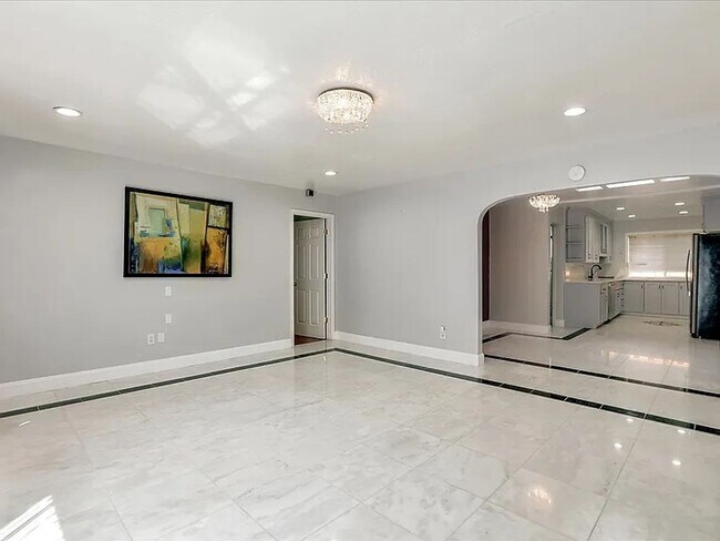 Foto del edificio - BEAUTIFUL HOME IN SANTA CLARA