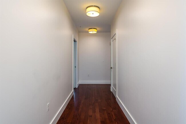 Building Photo - 9 N Euclid Ave