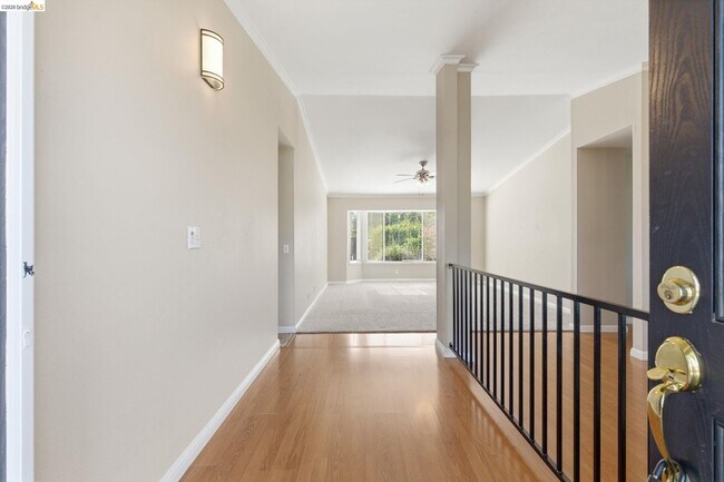 Foto del edificio - 1077 Bellamy Ct