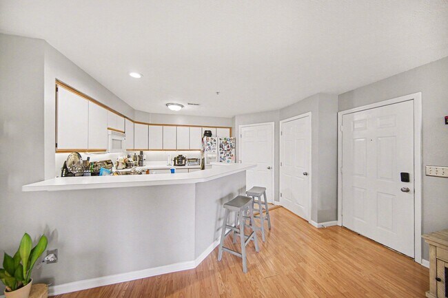 Building Photo - 1305 Millbrook Trail