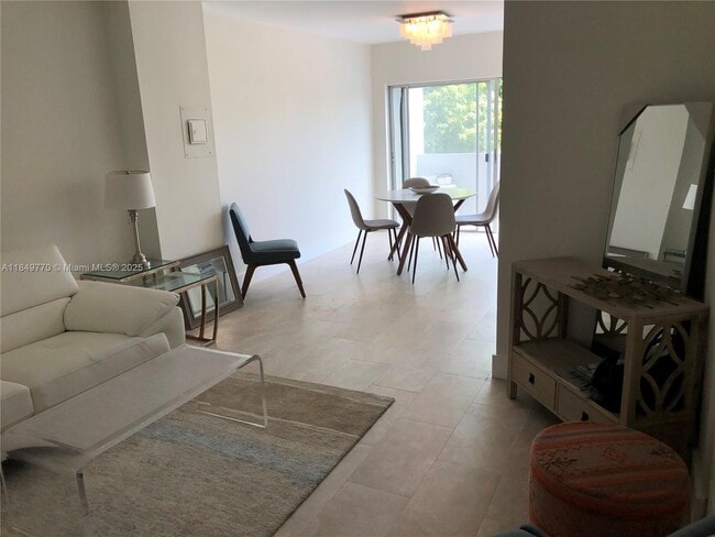 Foto del edificio - 7801 NE 4th Ct