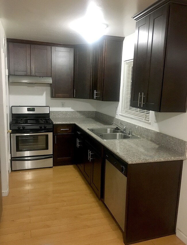 Foto del edificio - 8617 Wilbur Ave