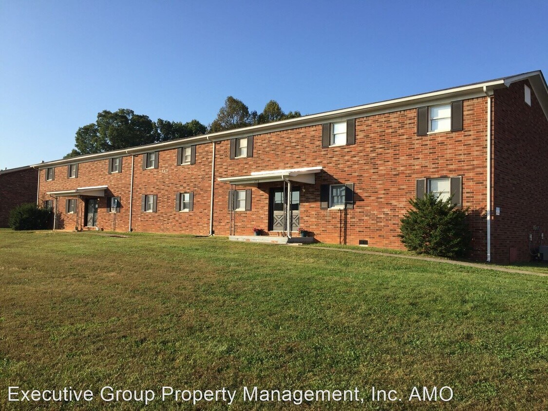 Foto principal - 253 University Dr