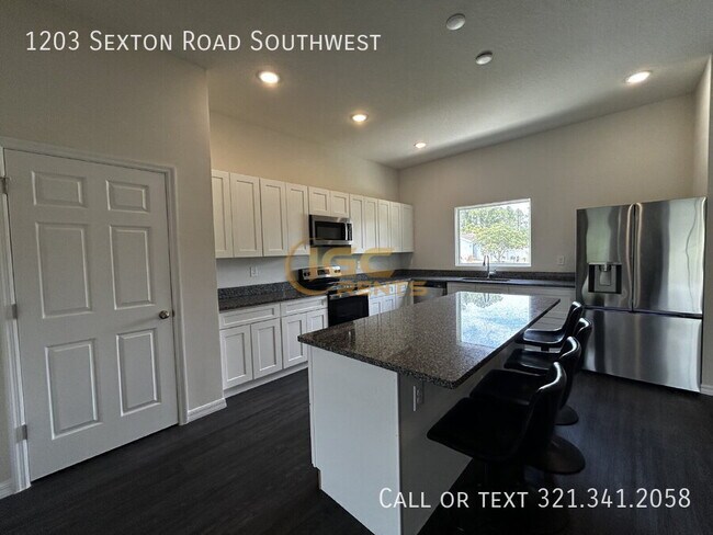 Foto del edificio - 1203 Sexton Rd SW