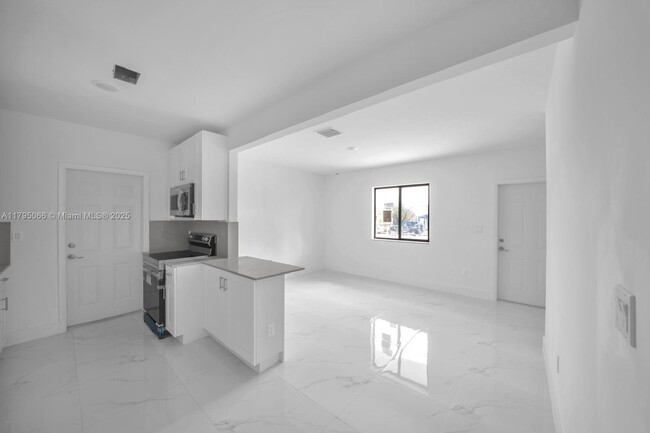 Building Photo - 450 Beacom Blvd