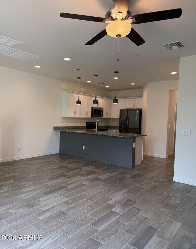 Foto del edificio - 4038 E Erie St