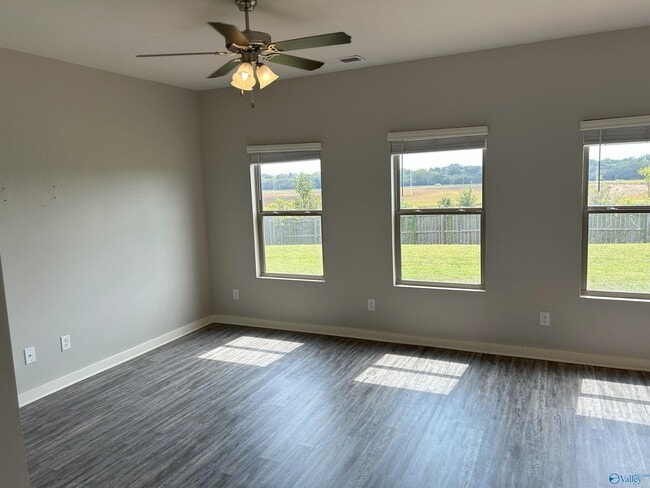 Foto del edificio - 26106 Valley Ridge Rd