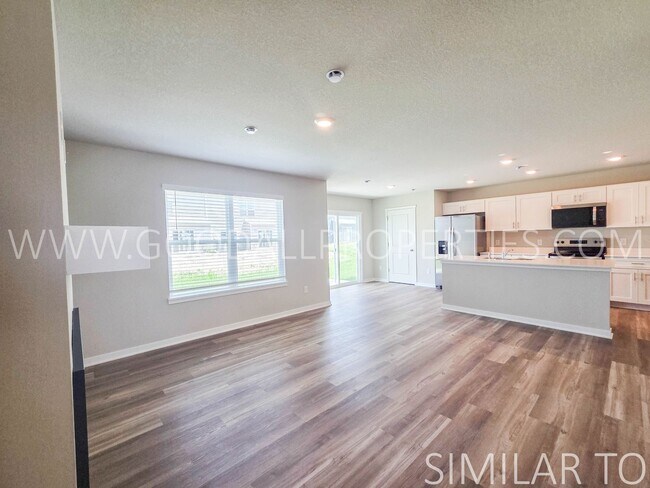 Foto del edificio - Brand New Construction | Never Lived In | 3 Bed, 2.5 Bath Townhome in Waukee