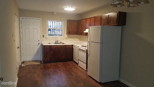 Foto del edificio - 2 br, 1 bath Townhome - 5216 Donlyn B Unit B