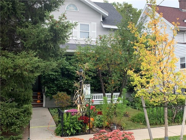 Foto del edificio - 154 Maplehurst Ave