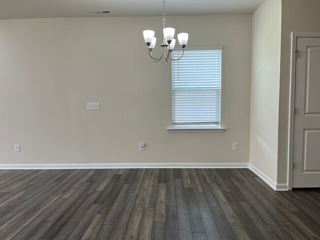 Foto del edificio - AMAZING LOCATION, Fantastic 4 Bed Home, In...