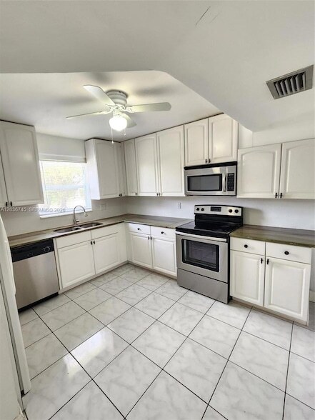 Building Photo - 7966 SW 7th Ct