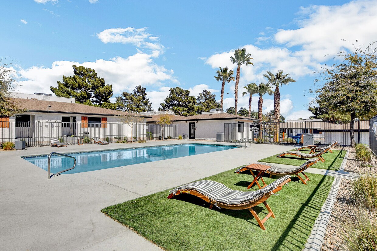 Tides on W Cheyenne Apartments in Las Vegas, NV