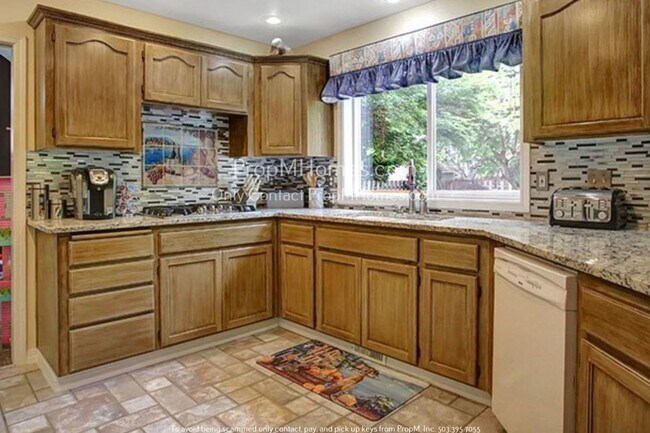 Building Photo - Three Bedroom, Two and Half Bathrooms, wit...